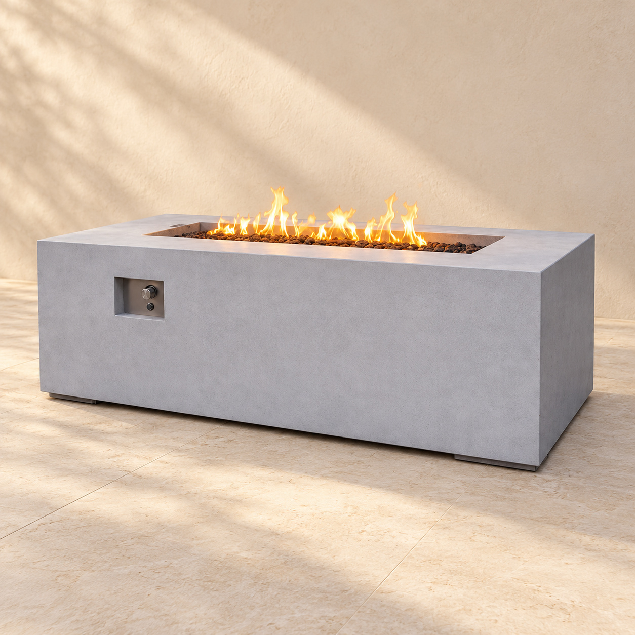 Fire Table 23 — צילום מוצר על רקע קרם