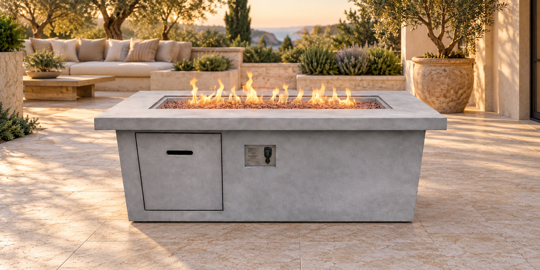 Fire Table 21, שולחן אש גבוה ומלבני בגוון אפור בהיר בפינת אירוח