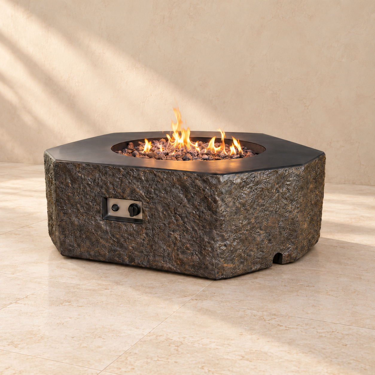 Fire Table 22 — צילום מוצר על רקע קרם