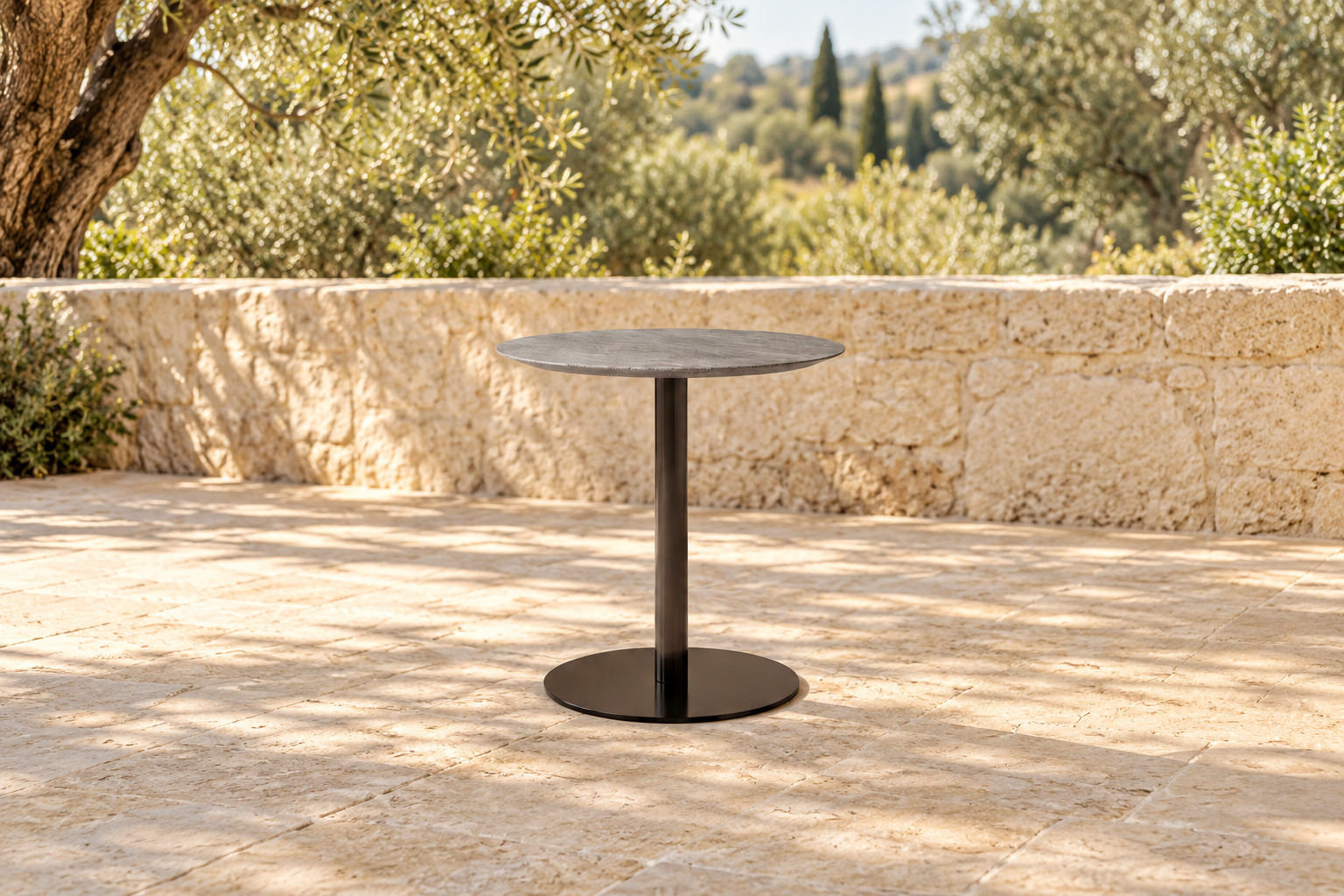 שולחן צד CEBU בסביבת חוץ